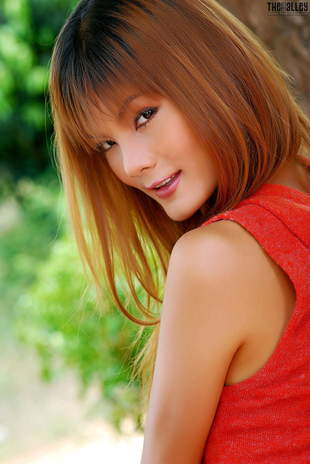 [The Black Alley] Jennifer Lim