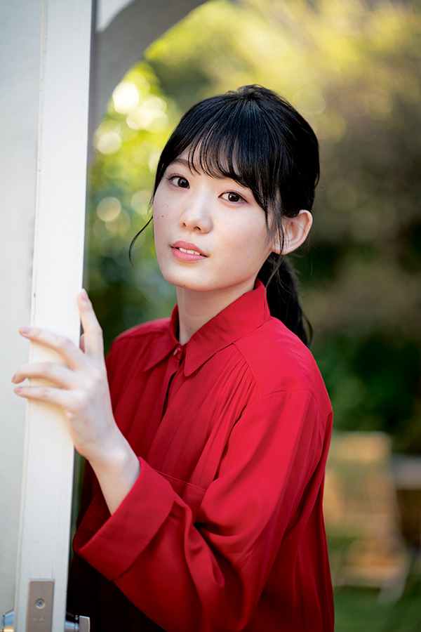 Minami Koike 小池美波, Rika Ozeki 尾関梨香, Young Gangan 2020 No.01 (ヤングガンガン 2020年1号)
