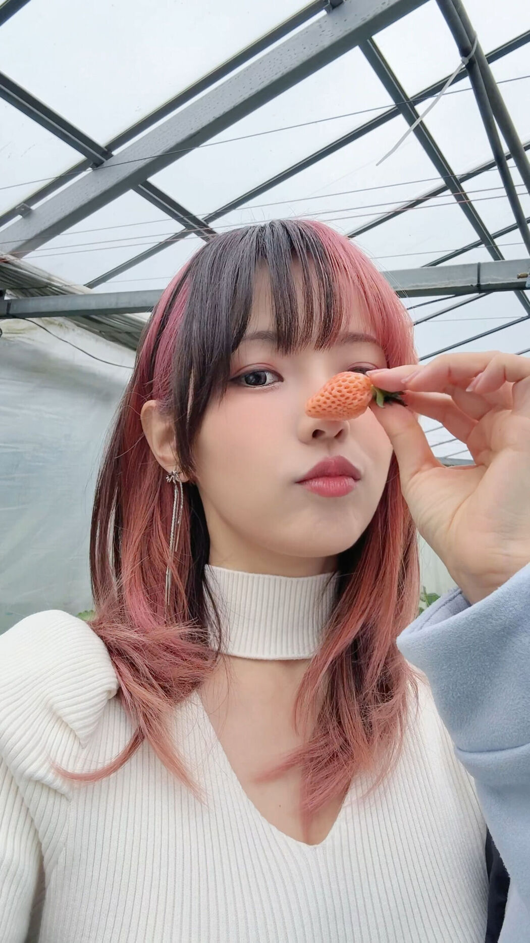 Coser@Ely_eee ElyEE子 – Strawberry Picking Date (35P – 2V)