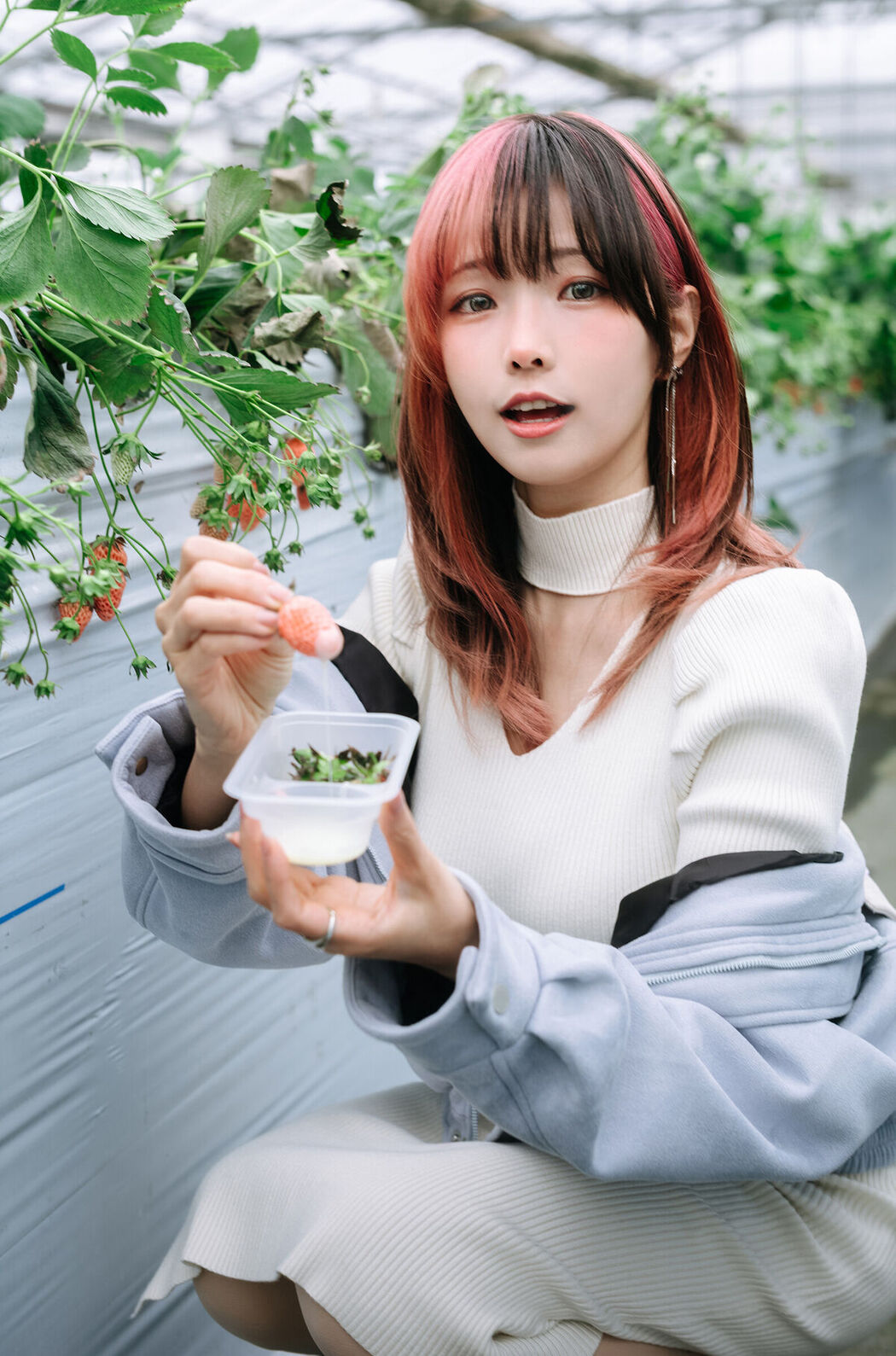 Coser@Ely_eee ElyEE子 – Strawberry Picking Date (35P – 2V)