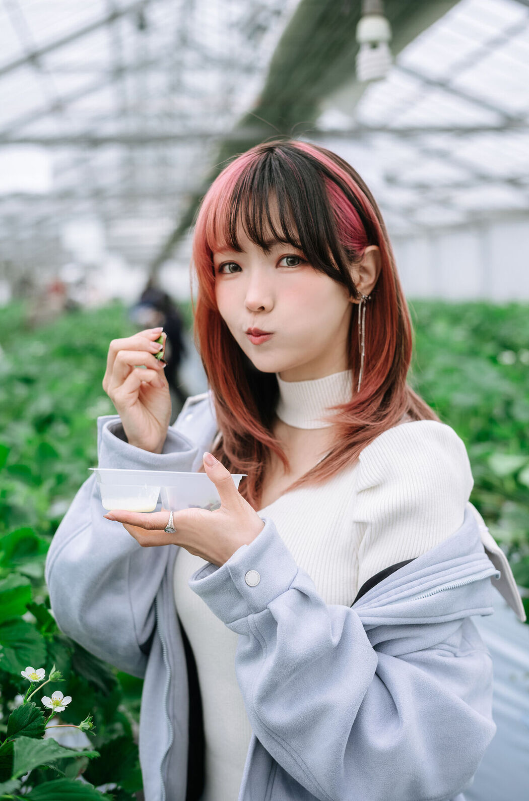 Coser@Ely_eee ElyEE子 – Strawberry Picking Date (35P – 2V)