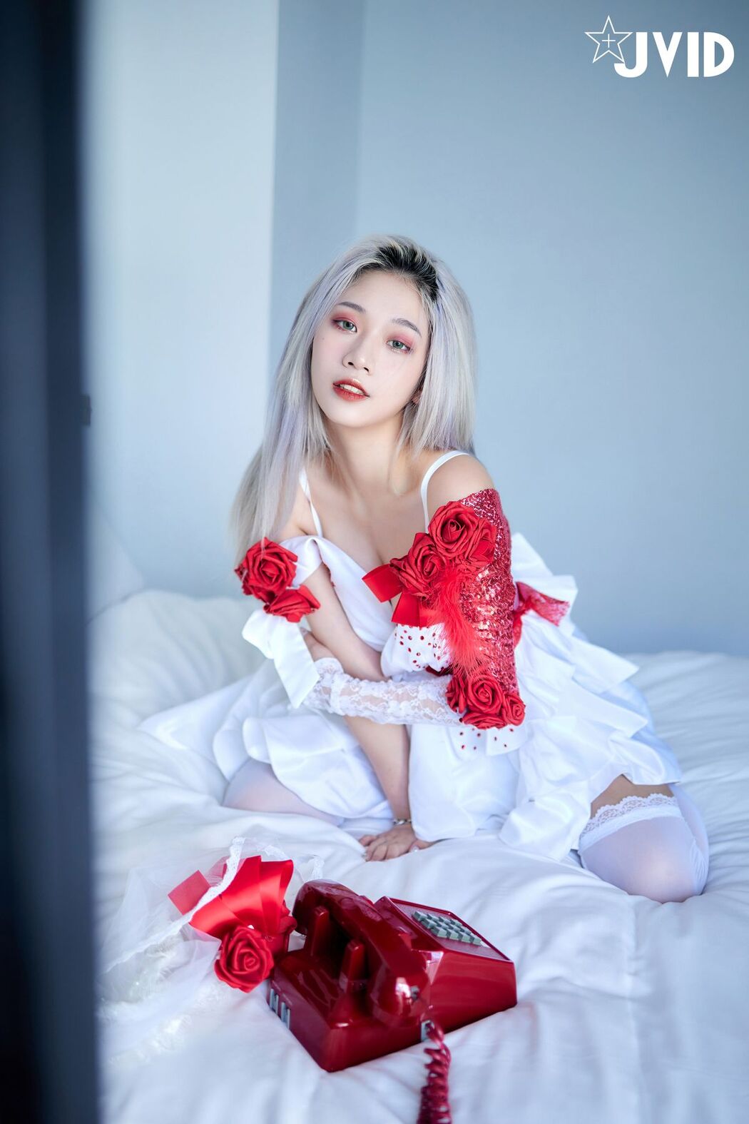 JVID Verna – 萬聖節鬼魅之月 第五人格調香師Verna性感解密 隱藏版影片 Part01 (55P – 1V)