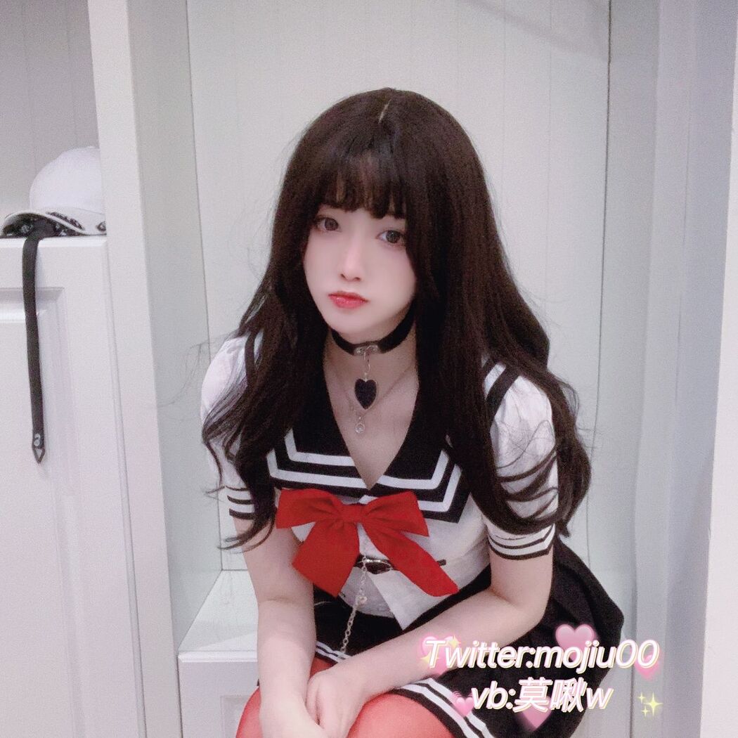 Coser@小青茗 &#8211; 露脸JK定制红色丝袜 (33P)