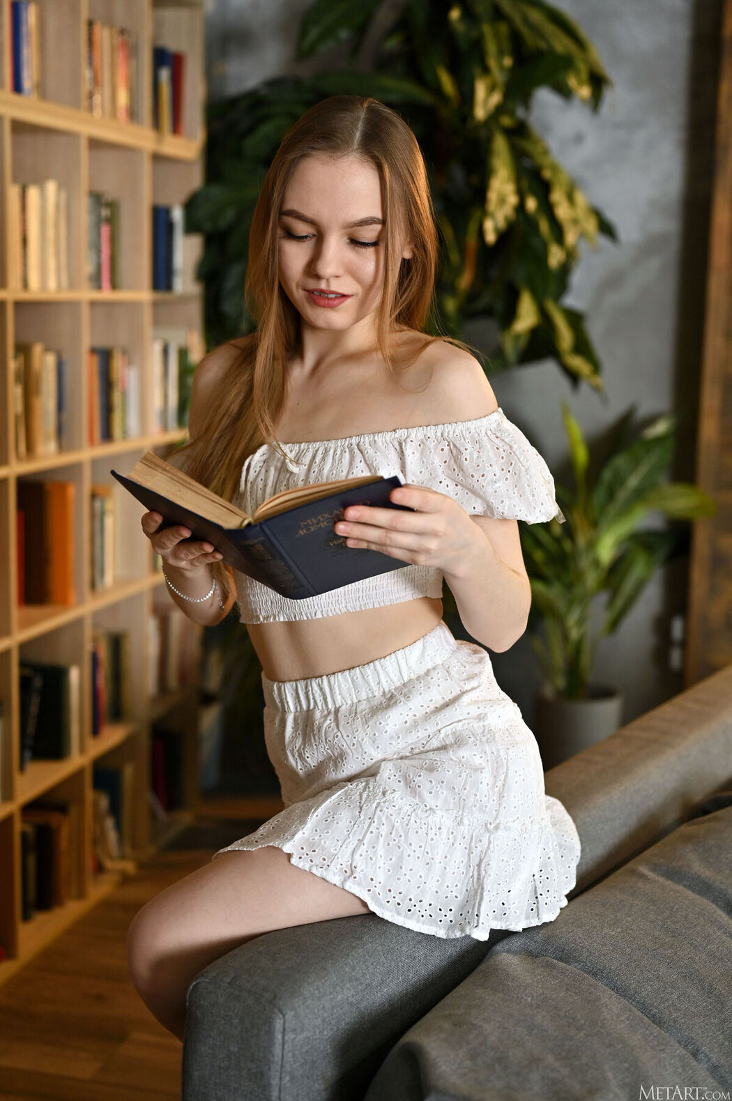 MetArt Sylvia Wise – In The Library Part1 (52P)