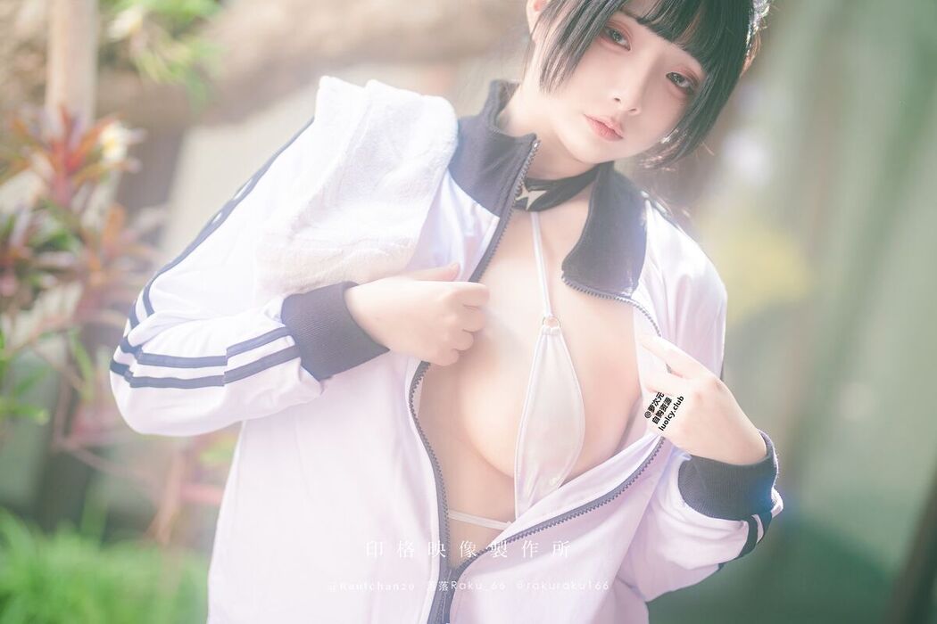 Coser@落落Raku &#8211; 锻炼日 Exercise Day (62P &#8211; 1V)