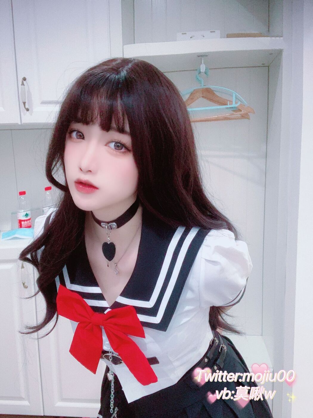 Coser@小青茗 – 露脸JK定制红色丝袜 (33P)