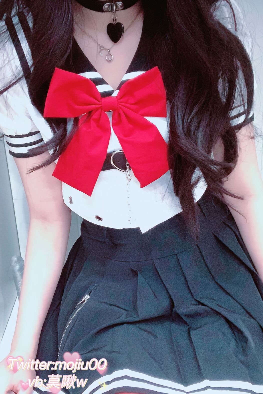 Coser@小青茗 – 露脸JK定制红色丝袜 (33P)