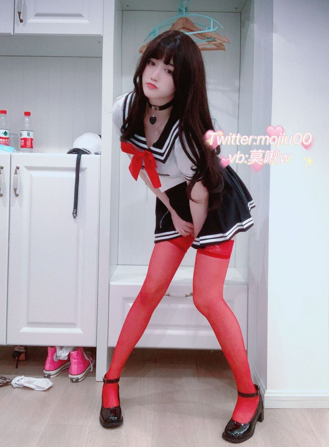 Coser@小青茗 &#8211; 露脸JK定制红色丝袜 (33P)