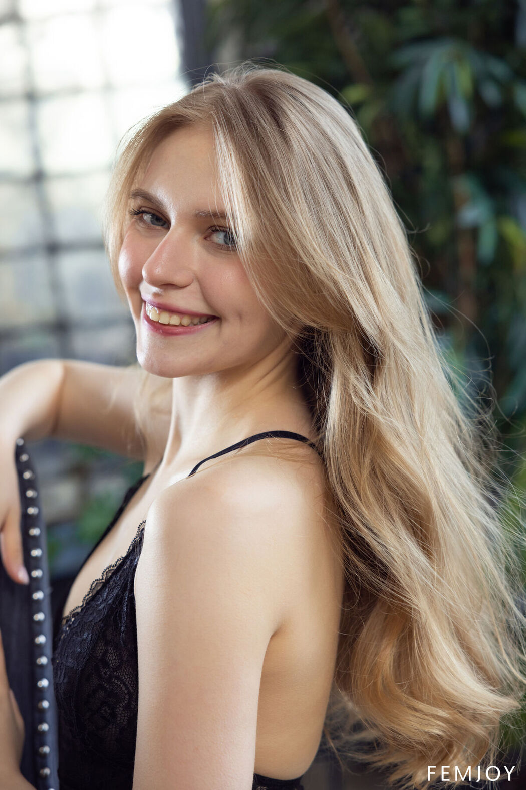 FemJoy Sonya Elf – Magnetic Lace (89P)