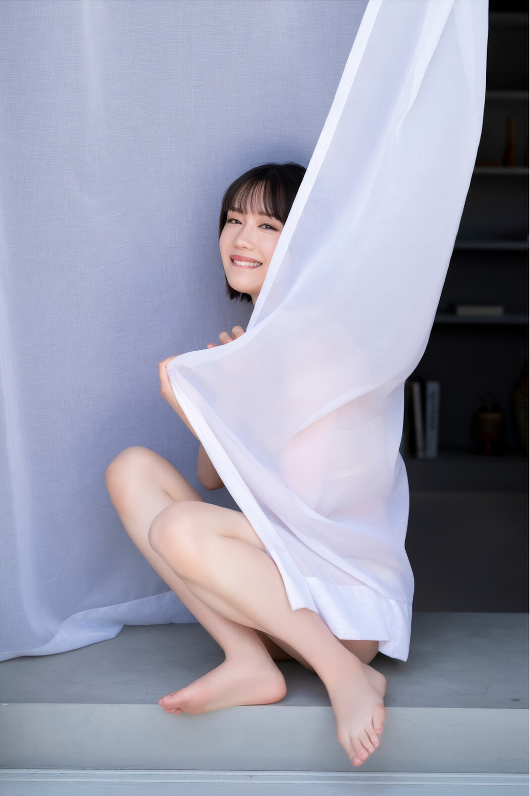 Yui Arata 新唯, FLASH フラッシュ アイドルワン ラウンドガールの艶美