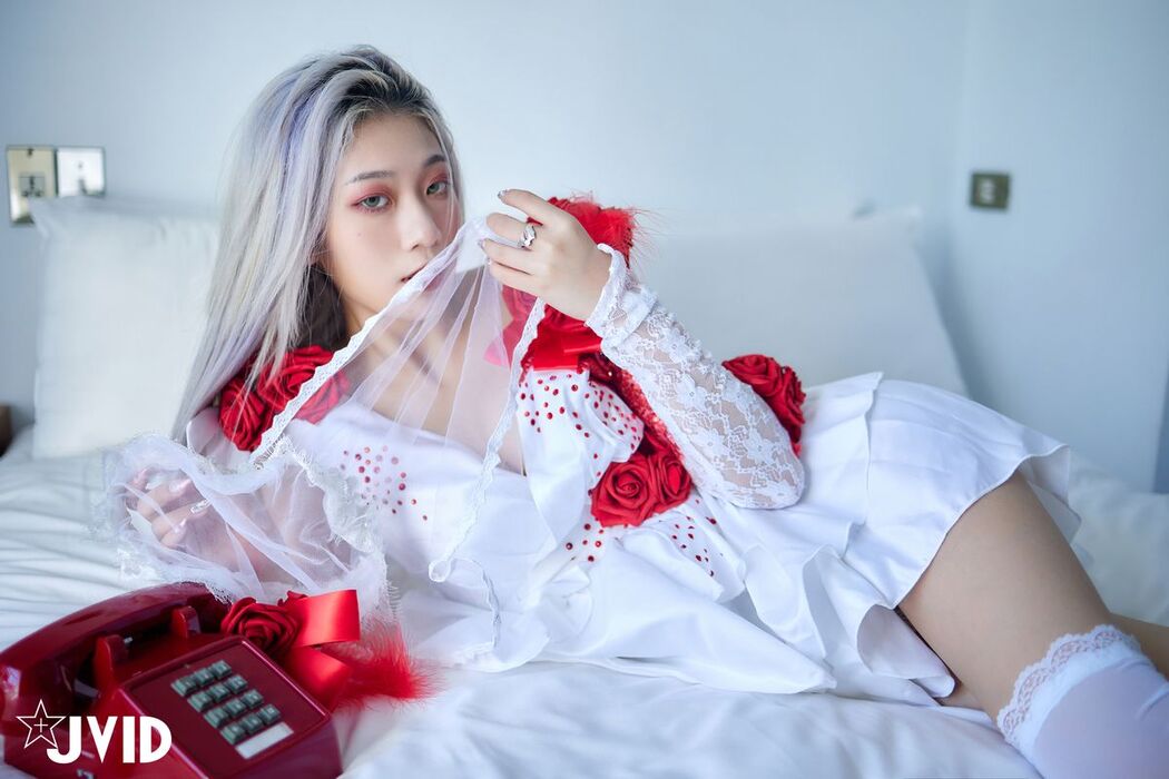 JVID Verna – 萬聖節鬼魅之月 第五人格調香師Verna性感解密 隱藏版影片 Part02 (55P)