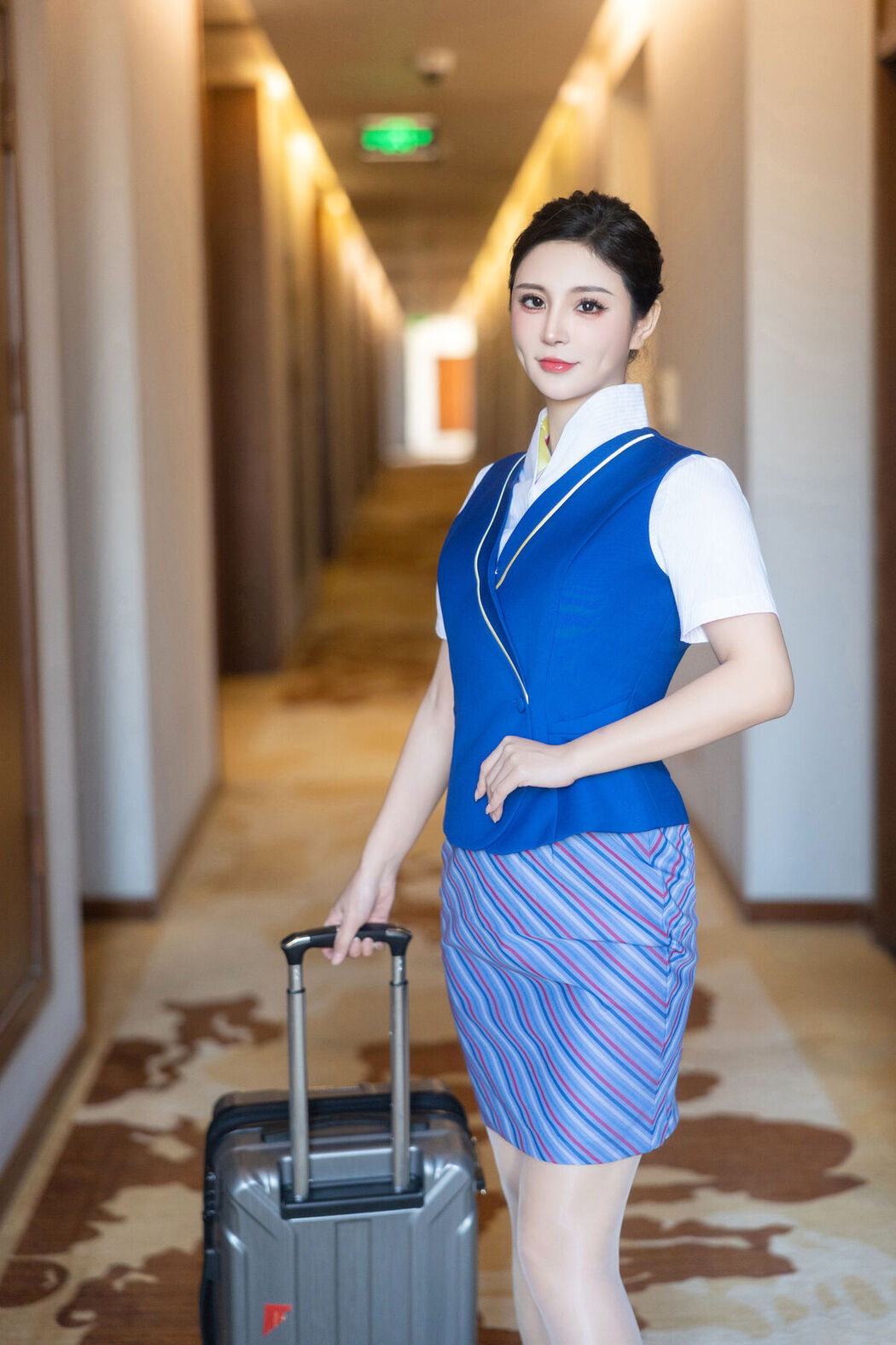 XR Uncensored Xiao Man Yao Yummy 小蛮妖Yummy – 秀人网模特 空姐制服 (81P)