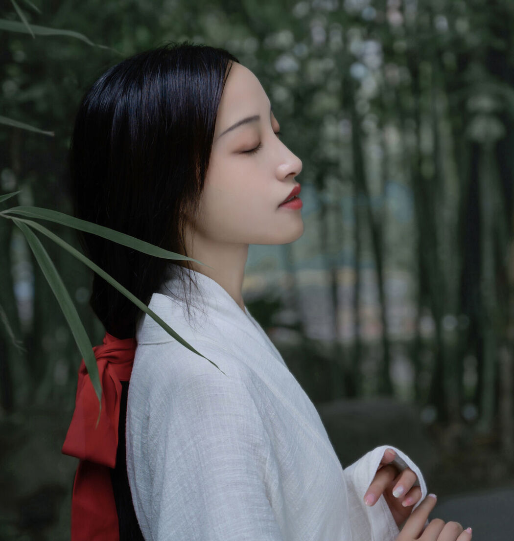 YiTuYu艺图语 Vol.8147 瑾年 (16P)