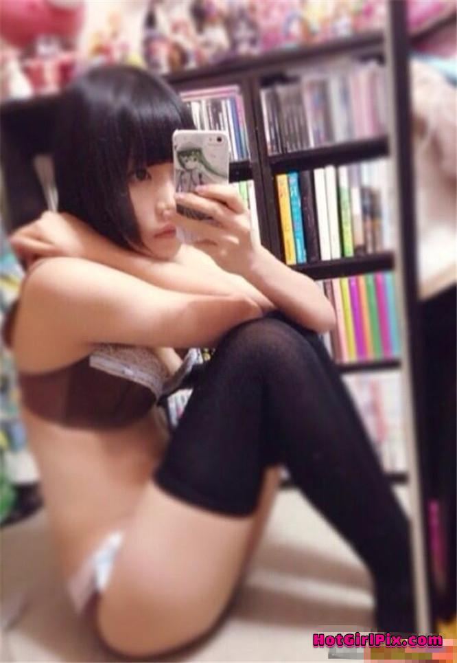 [HGP] Vol.822 - Nude Japanese girl taking selfie