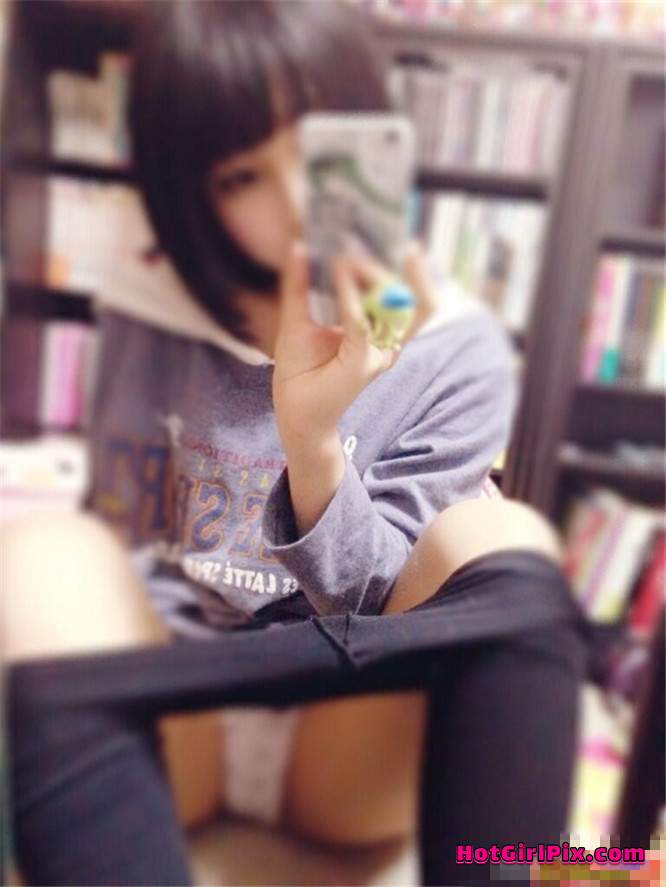 [HGP] Vol.822 - Nude Japanese girl taking selfie