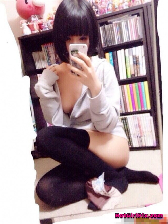 [HGP] Vol.822 - Nude Japanese girl taking selfie