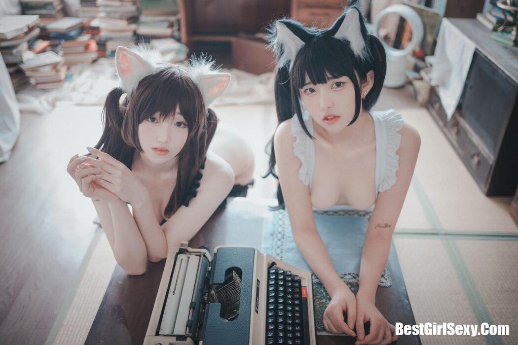 DJAWA Bambi (밤비) & Sonson (손손) Maid Mansion W B