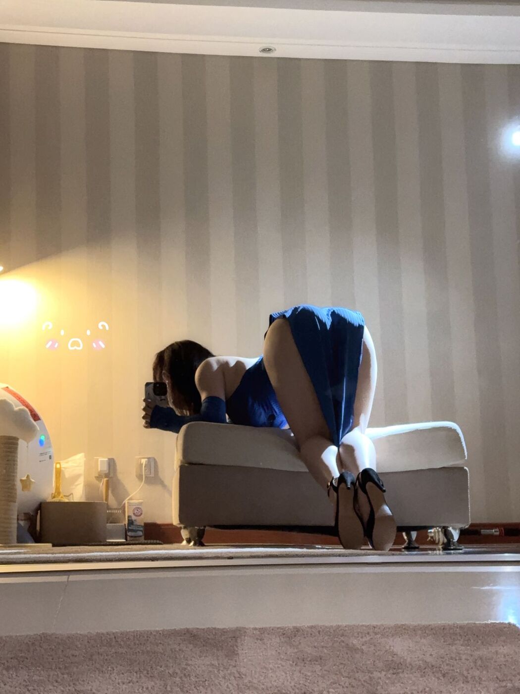Coser@皮皮奶可可爱了啦 – 蓝色旗袍 (18P – 1V)
