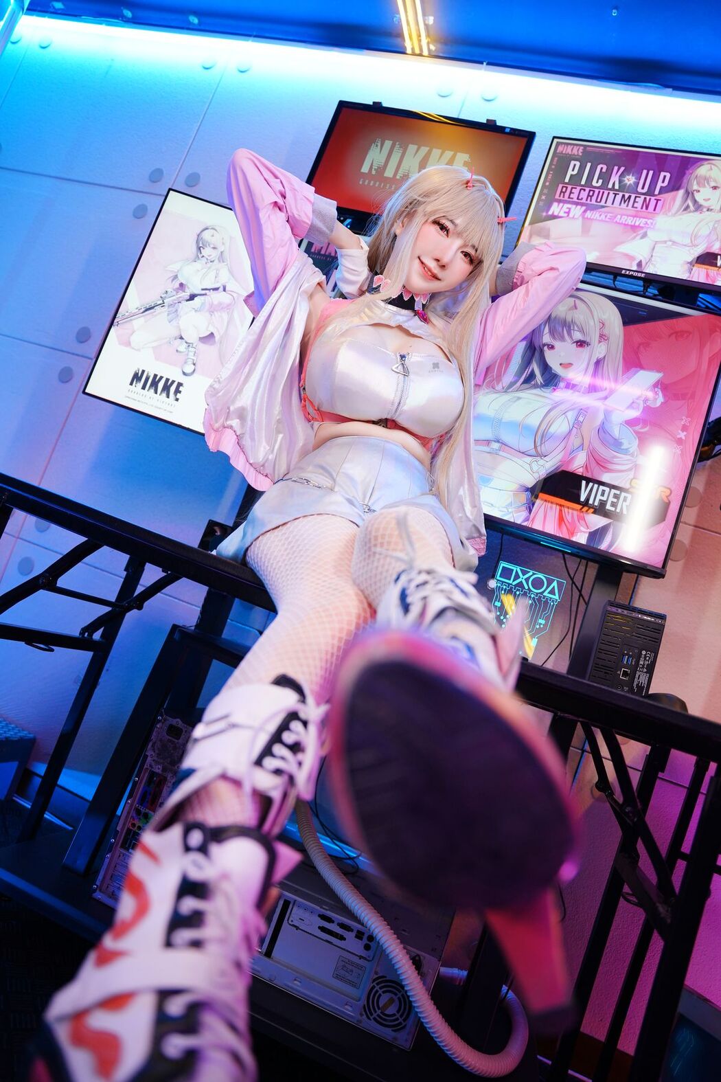 Coser@Sally多啦雪 Sally Dorasnow – Viper (40P)