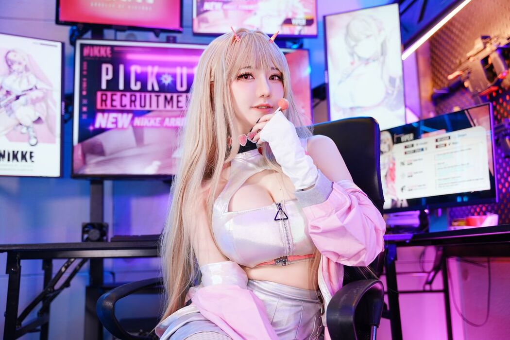Coser@Sally多啦雪 Sally Dorasnow – Viper (40P)