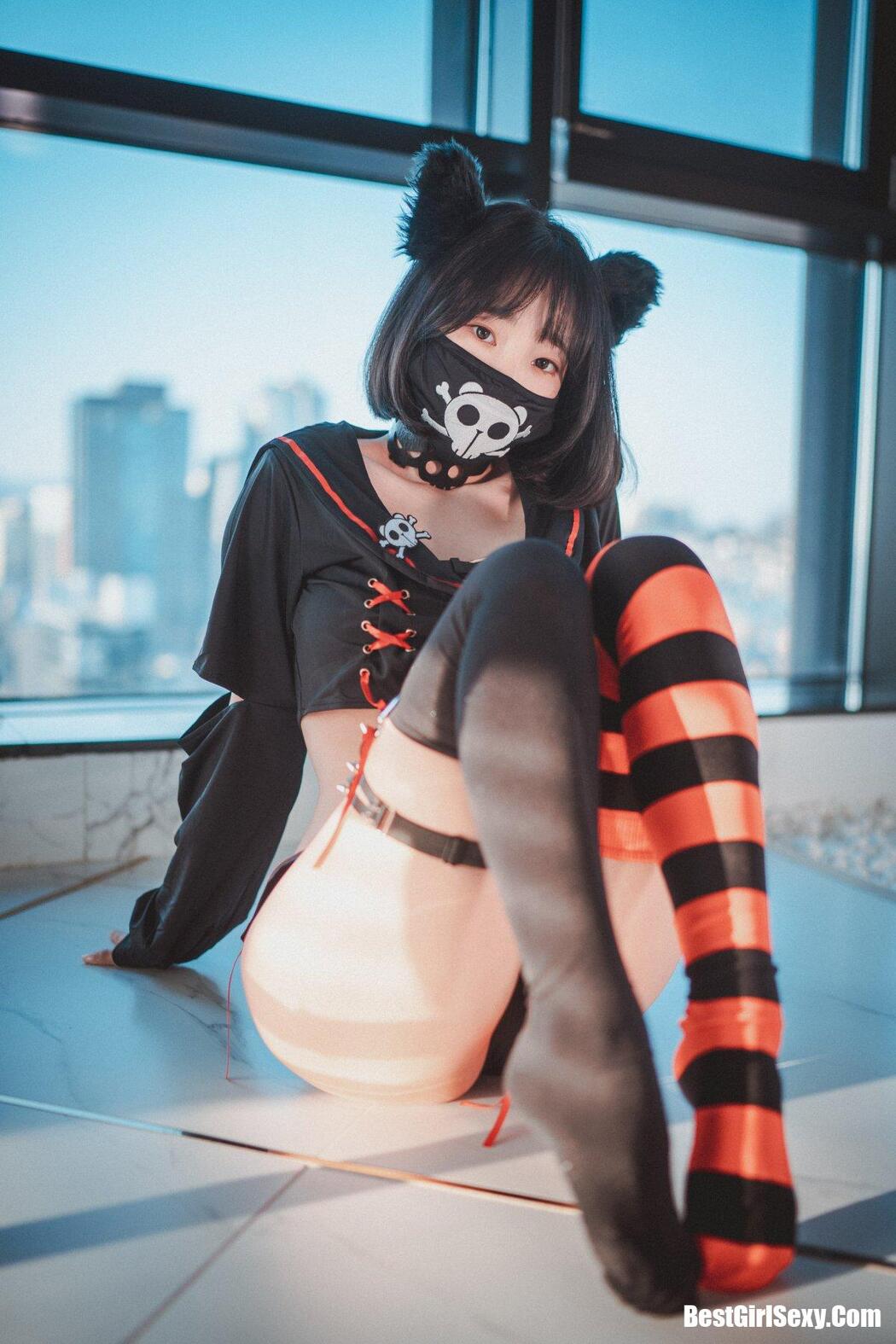 DJAWA Kang Inkyung Masked Pirate