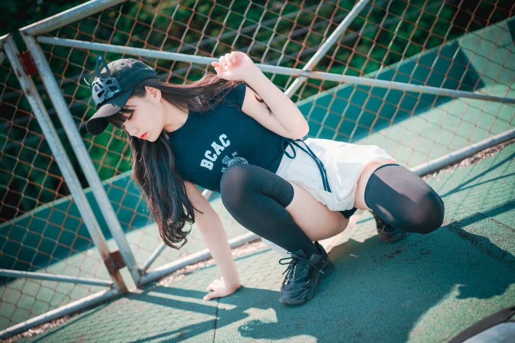DJAWA Jeong Jenny 정제니 Classic Athletic Girl in Navy Blue
