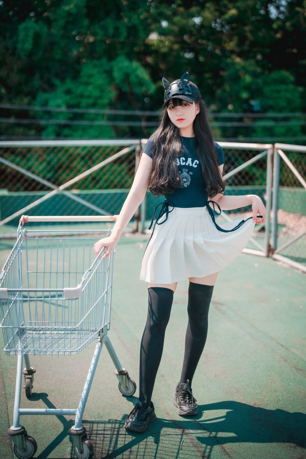 DJAWA Jeong Jenny 정제니 Classic Athletic Girl in Navy Blue