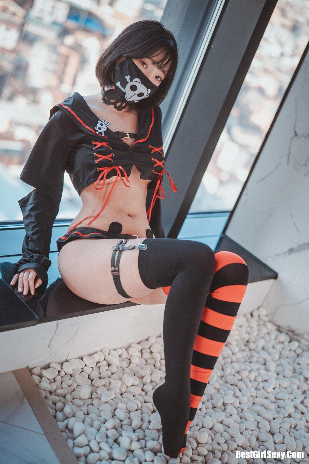 DJAWA Kang Inkyung Masked Pirate