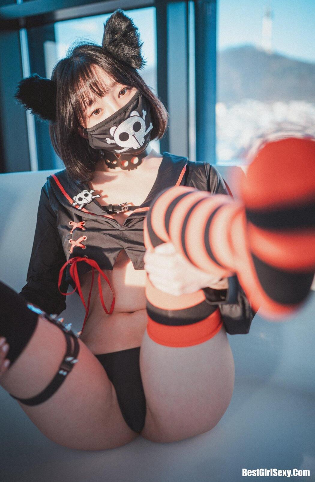 DJAWA Kang Inkyung Masked Pirate