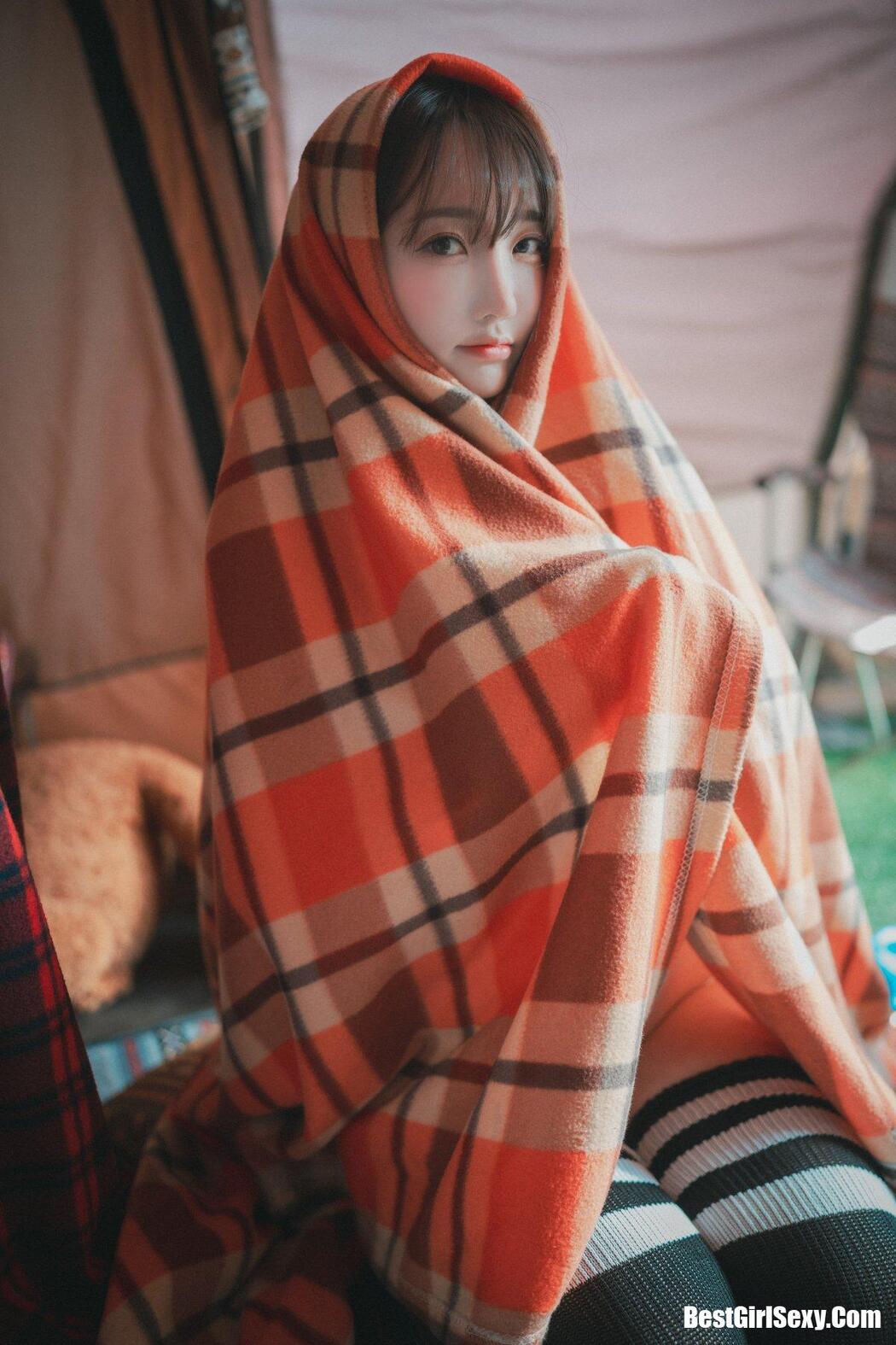 DJAWA Son Ye-Eun (손예은) Romantic Winter Glamping