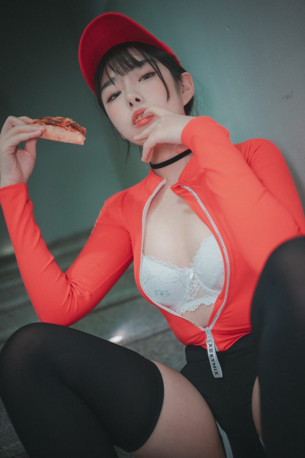 DJAWA Sonson 손손 Pizza Girl