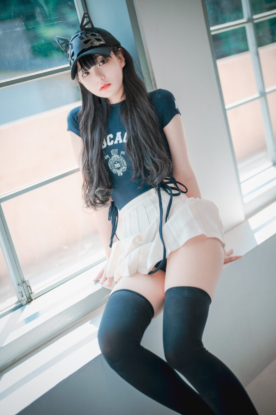 DJAWA Jeong Jenny 정제니 Classic Athletic Girl in Navy Blue