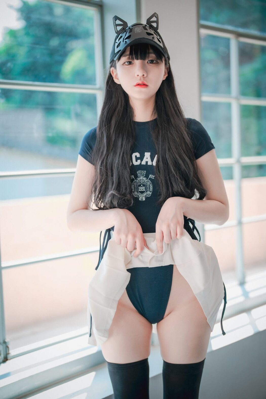 DJAWA Jeong Jenny 정제니 Classic Athletic Girl in Navy Blue
