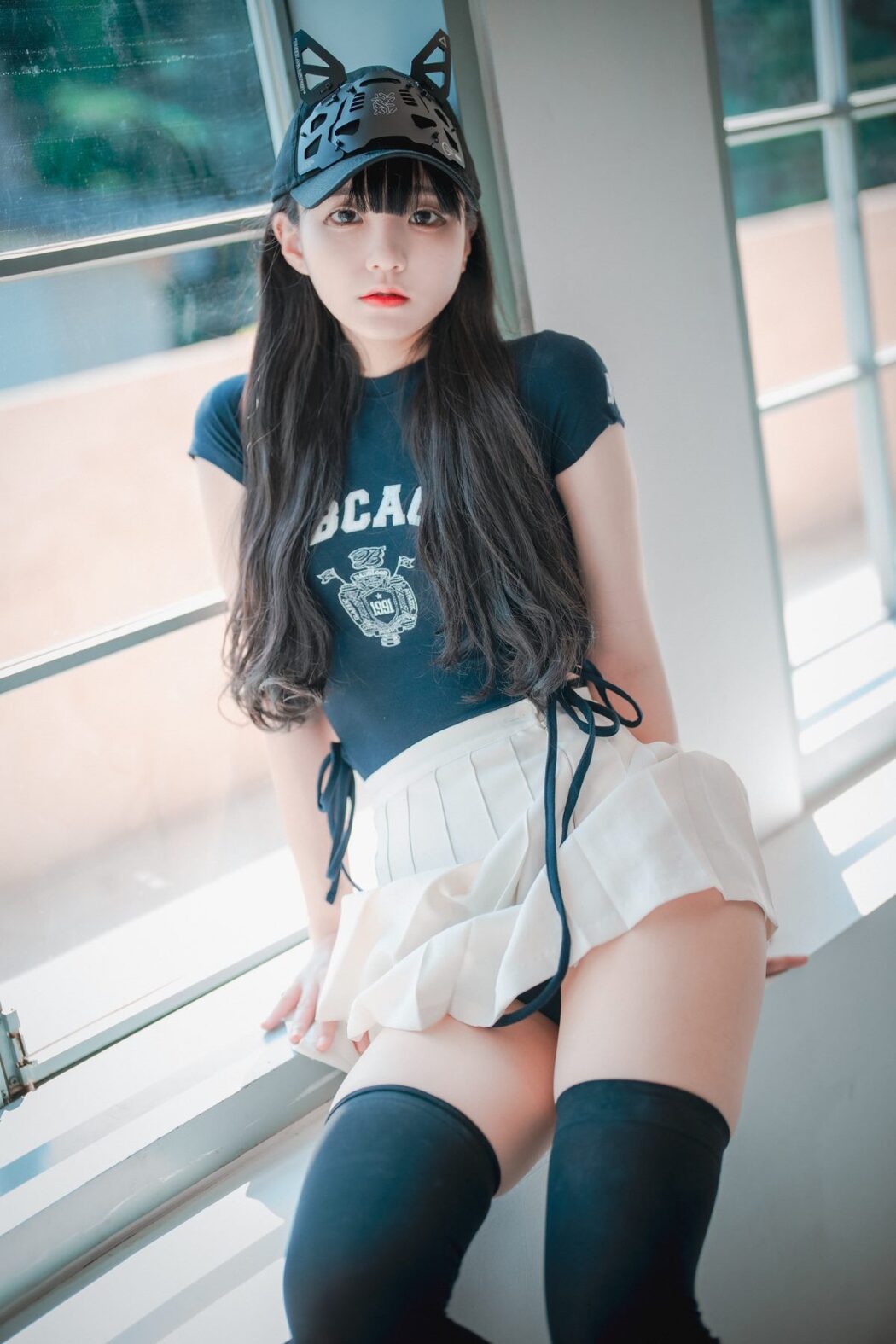 DJAWA Jeong Jenny 정제니 Classic Athletic Girl in Navy Blue