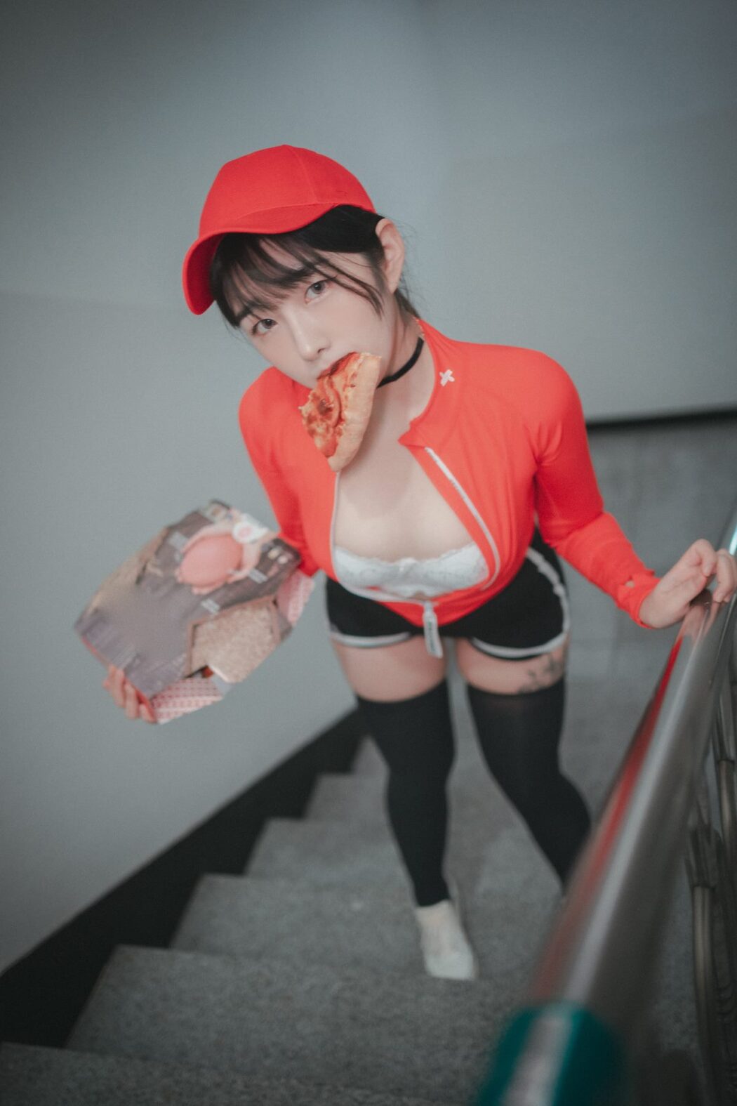 DJAWA Sonson 손손 Pizza Girl