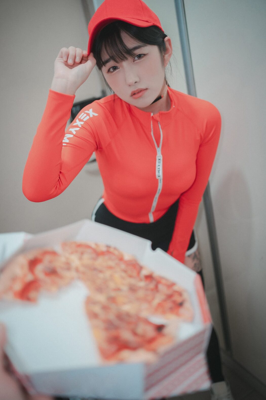 DJAWA Sonson 손손 Pizza Girl