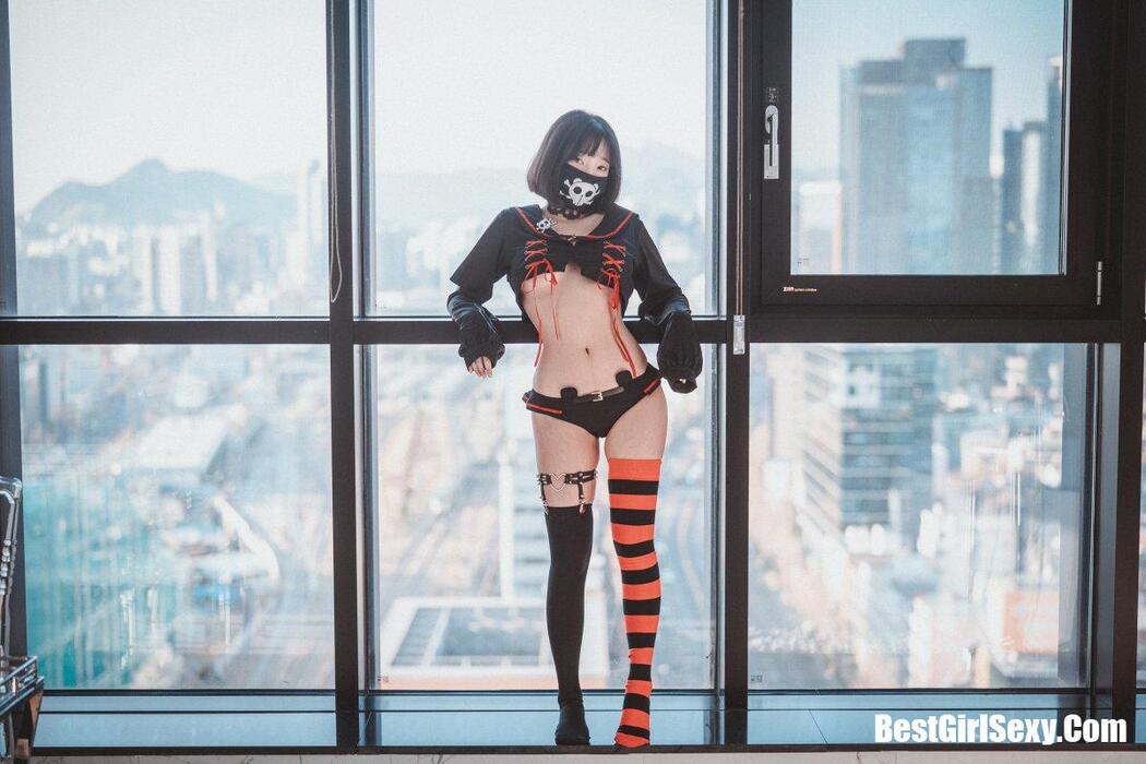 DJAWA Kang Inkyung Masked Pirate