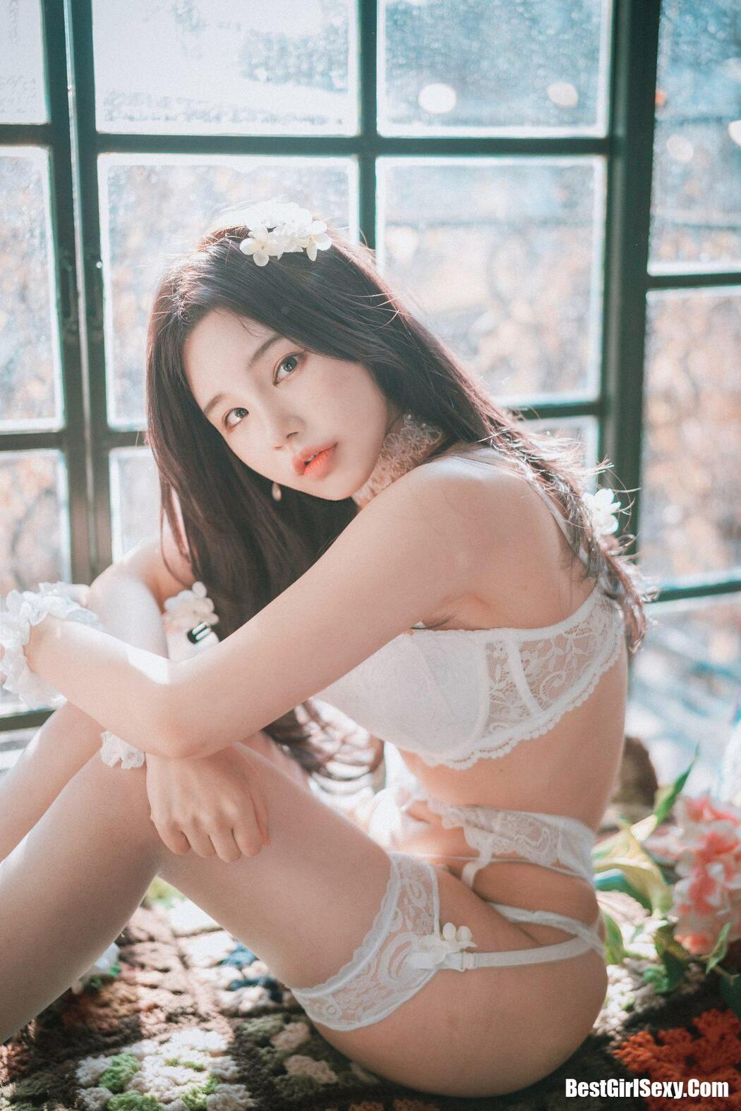 DJAWA Zzyuri (쮸리) Alluring White