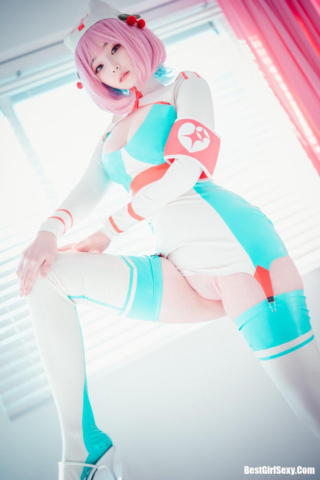 DJAWA 밤비 Cling To Latex