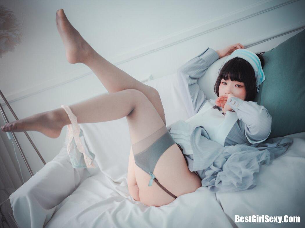 DJAWA 밈미 St. Esther