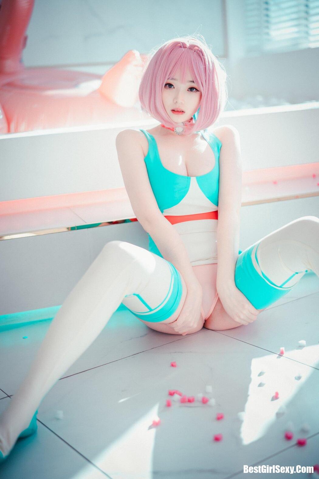 DJAWA 밤비 Cling To Latex