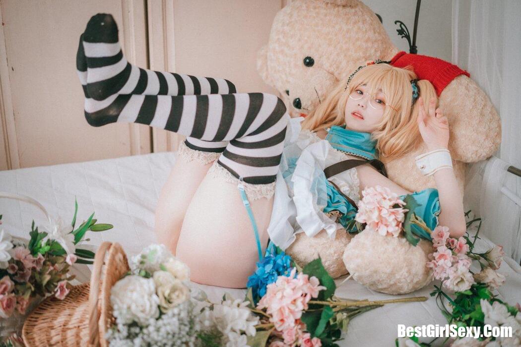 DJAWA 밤비 Alice in Glasses