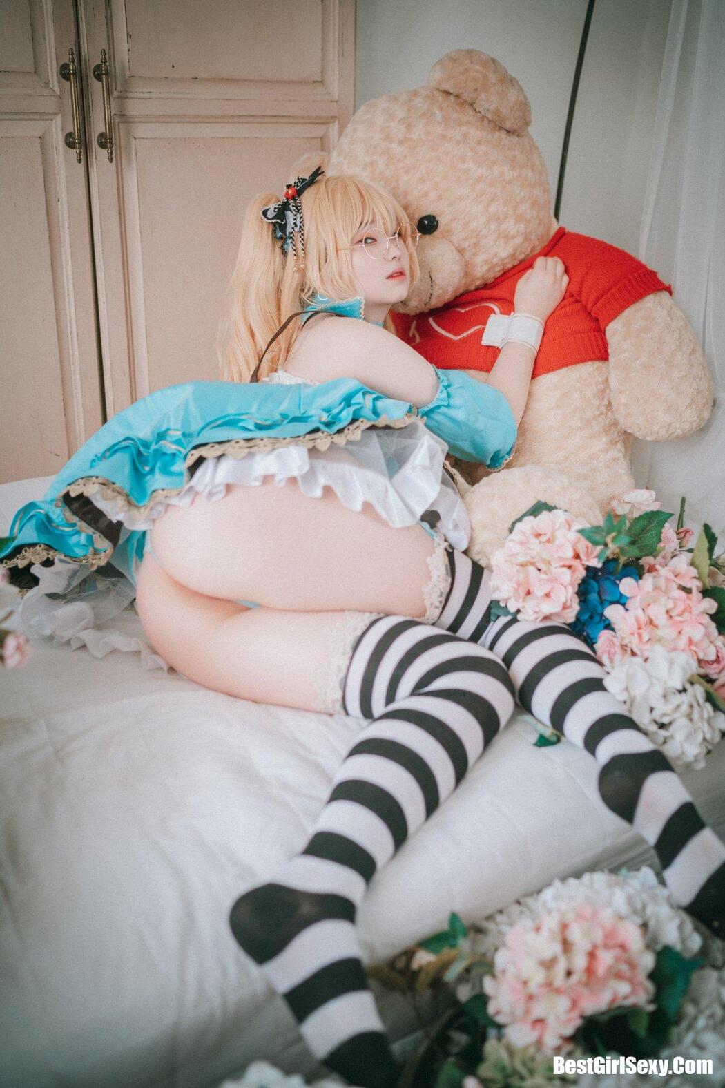 DJAWA 밤비 Alice in Glasses