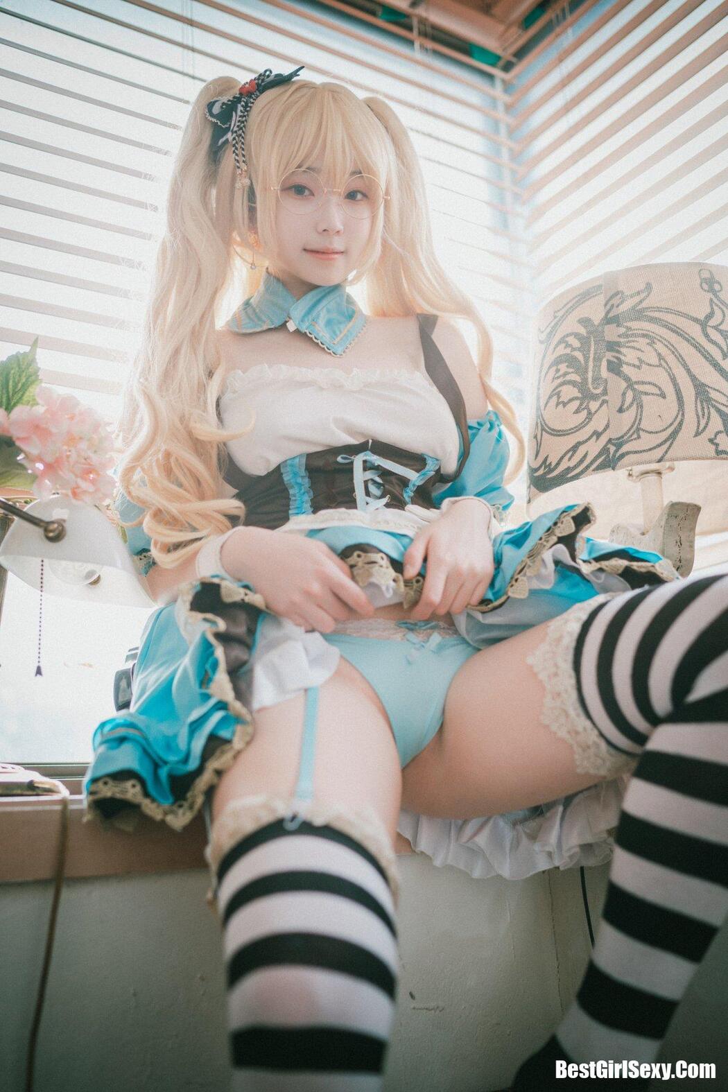 DJAWA 밤비 Alice in Glasses