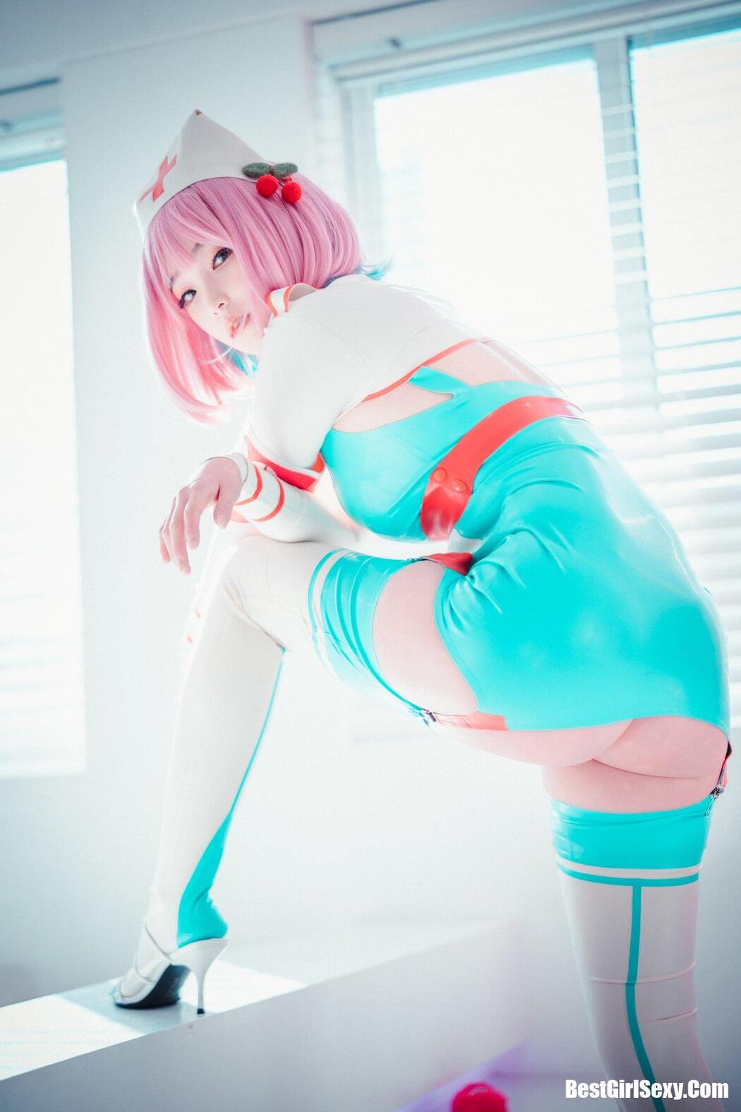 DJAWA 밤비 Cling To Latex