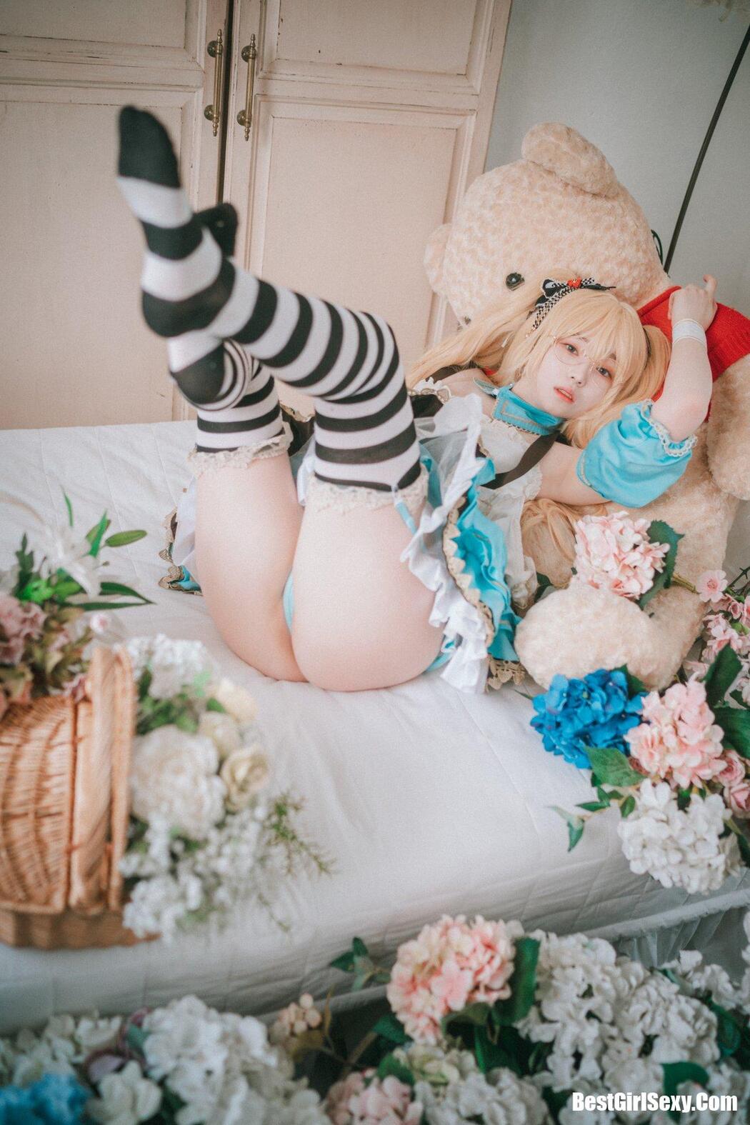 DJAWA 밤비 Alice in Glasses