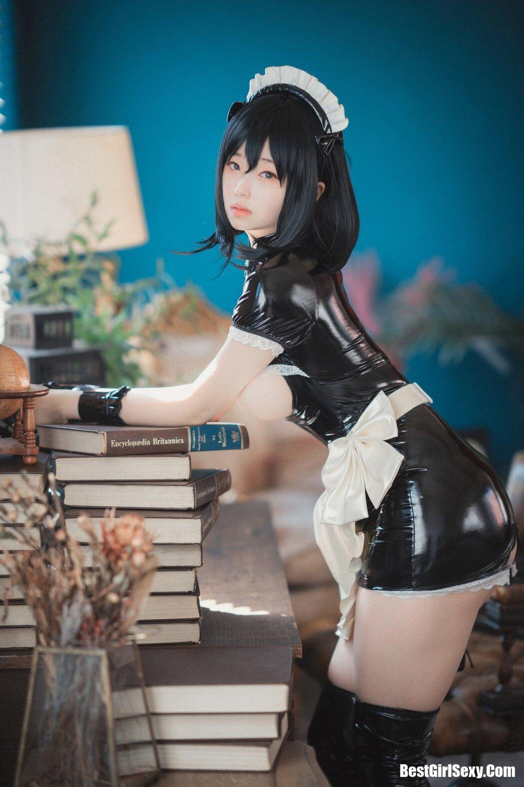 DJAWA 밤비 Femme de Chambre en Latex