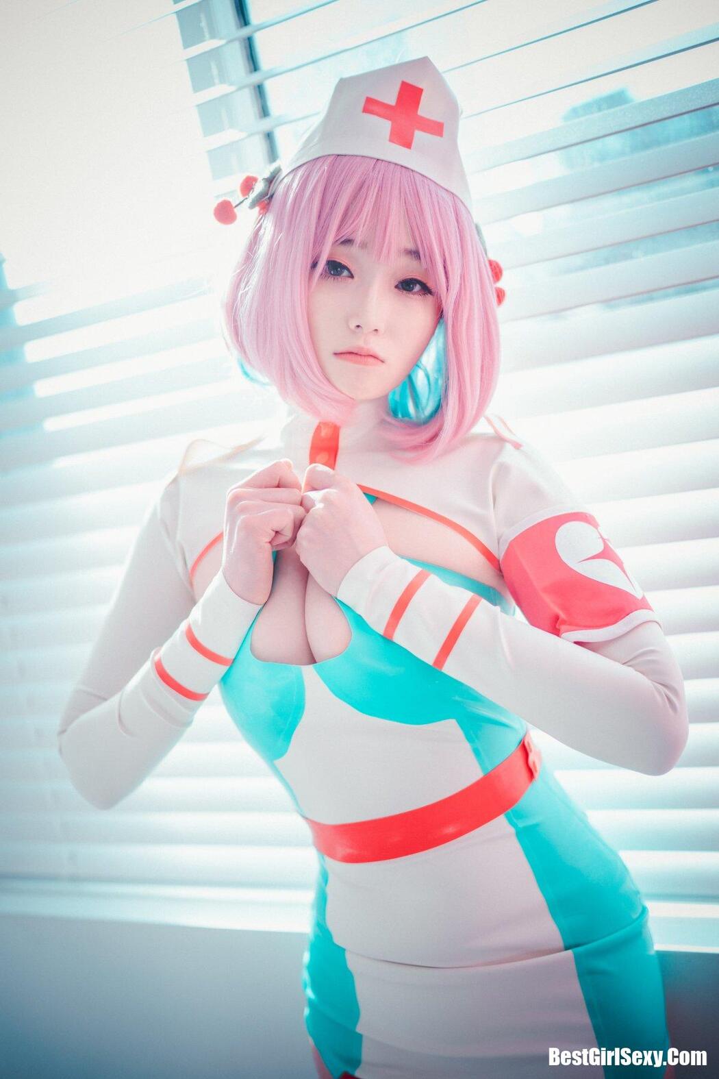 DJAWA 밤비 Cling To Latex
