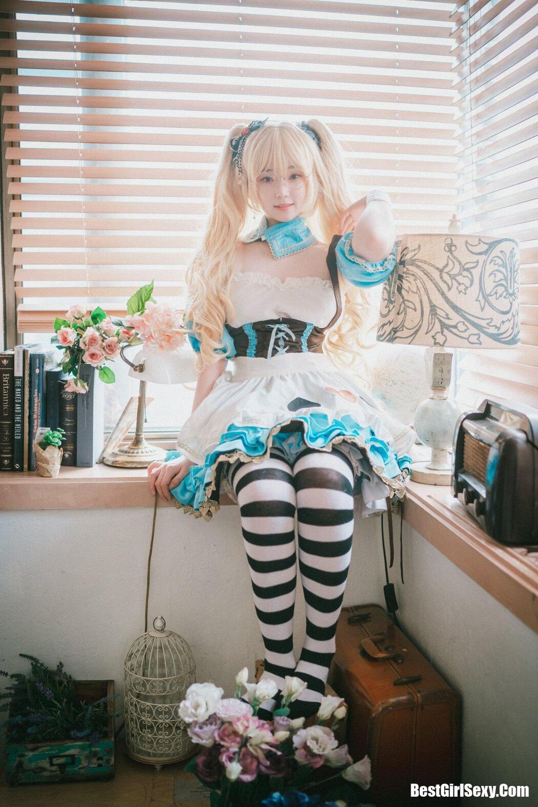 DJAWA 밤비 Alice in Glasses