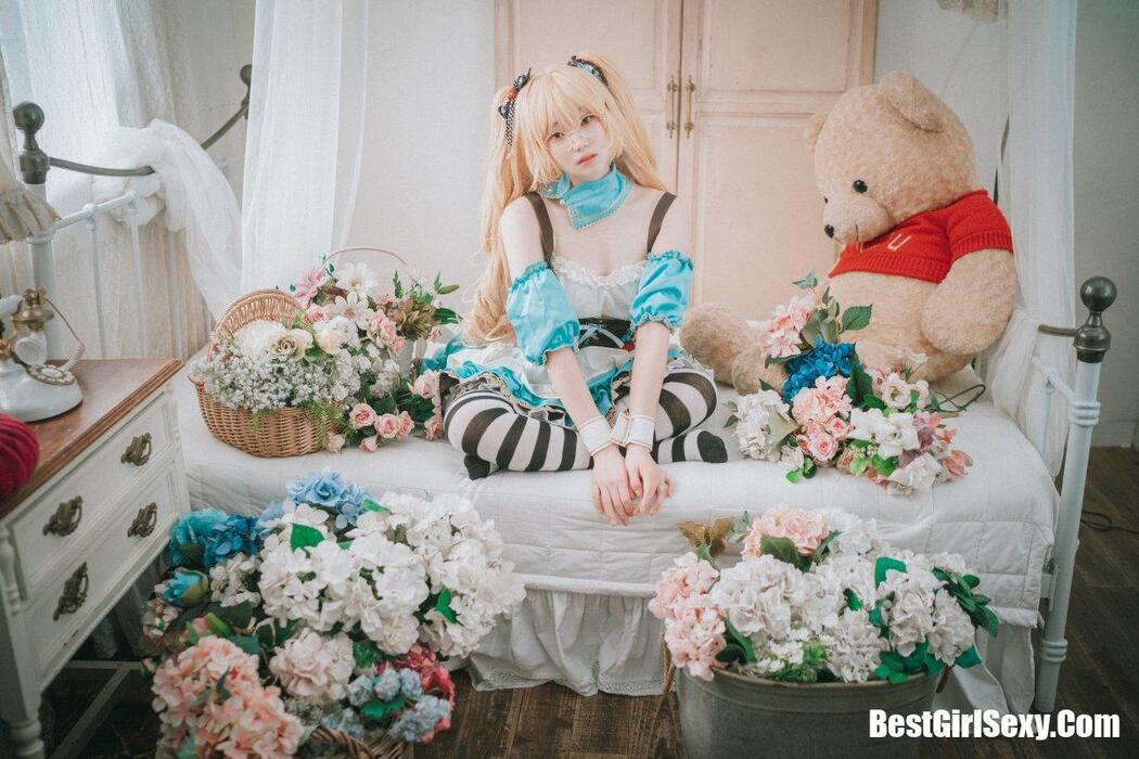 DJAWA 밤비 Alice in Glasses